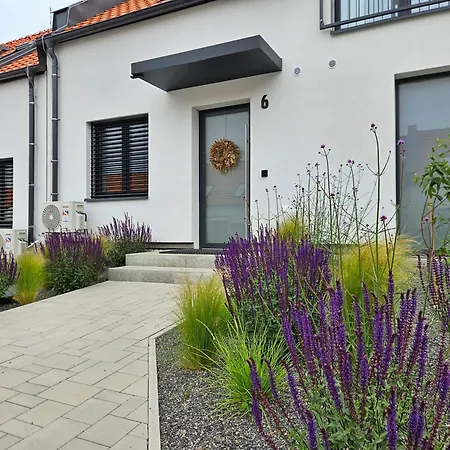 Rodinny Apartmanovy Se Zahradou Tre Mikulov
