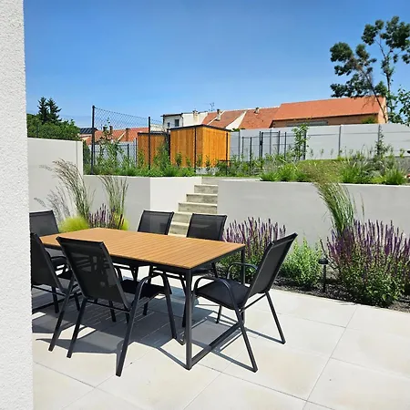 Apartamento Rodinny Se Zahradou Tre *